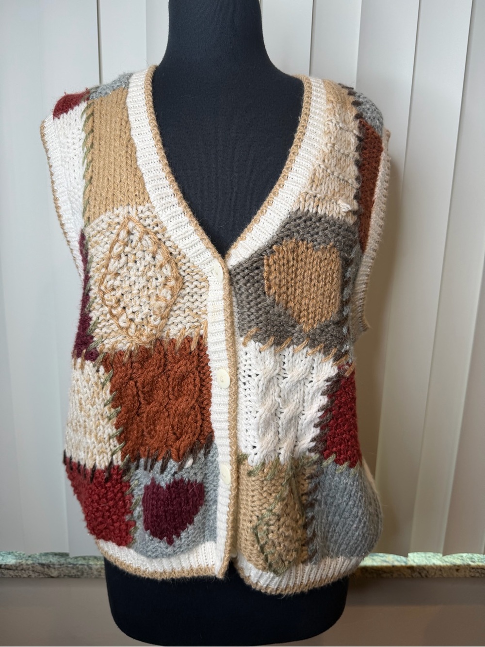 90s Huntington Ridge vest hand-knit patchwork heart diamond patterns Size Large